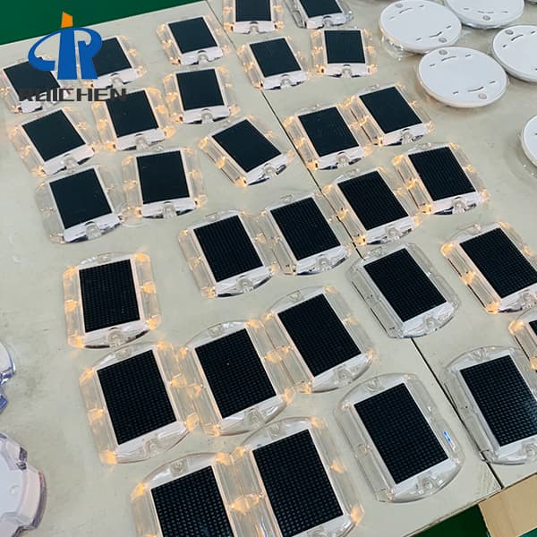 Customized Solar Cat Eye Stud Light On Discount In Uae